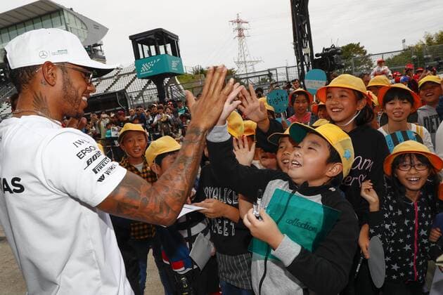Bilder des Tages - SPORT Motorsports: FIA Formula One World Championship WM Weltmeisterschaft 2017, Grand Prix of Japan, 44 Lewis Hamilton (GBR, Mercedes AMG Petronas Formula One Team), Suzuka Japan