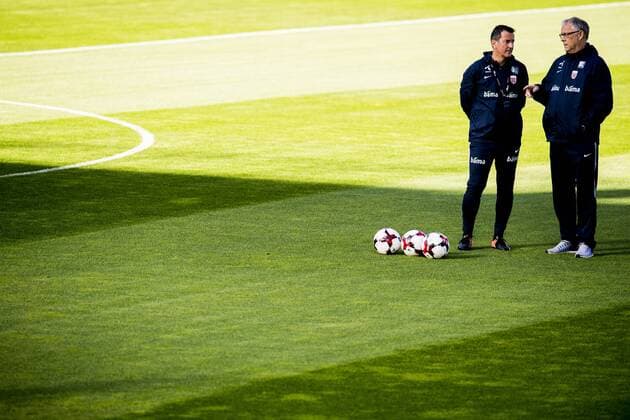 171006 Per Joar Hansen, assistant coach of Norway, and Lars Lagerbäck, head coach of Norway, during a training session on October 6, 2017 in Oslo. Photo: Jon Olav Nesvold BILDBYRN kod JE 160036  Copyright: JONxOLAVxNESVOLD BB171006BB008