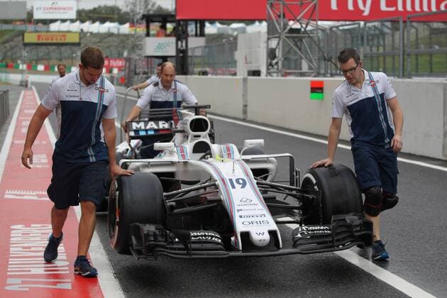 07.10.2017- Felipe Massa (BRA) Williams F1 Team FW40 return to its garage after tech verifications Japanese Grand Prix, Suzuka 05 - 08 October 2017 07.10.2017- Felipe Massa (BRA) Williams F1 Team FW40 return to its garage after tech verifications 