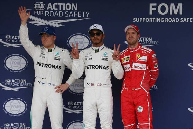 Bilder des Tages - SPORT 07.10.2017- Qualifying: pole position celebration, 1st position Lewis Hamilton (GBR) Mercedes AMG F1 W08 , 2nd place Valtteri Bottas (FIN) Mercedes AMG F1 W08, 3rd place Sebastian Vettel (GER) Scuderia Ferrari SF70H Japanese Grand Prix, Suzuka 05 - 08 October 2017 07.10.2017- Qualifying: pole position celebration, 1st position Lewis Hamilton (GBR) Mercedes AMG F1 W08 , 2nd place Valtteri Bottas (FIN) Mercedes AMG F1 W08, 3rd place Sebastian Vettel (GER) Scuderia Ferrari SF70H 