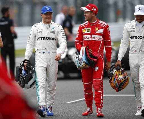 Motorsports: FIA Formula One World Championship WM Weltmeisterschaft 2017, Grand Prix of Japan, 77 Valtteri Bottas (FIN, Mercedes AMG Petronas) 5 Sebastian Vettel (GER, Scuderia Ferrari), Suzuka Japan