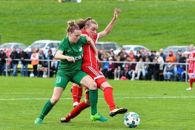GER, DFB Pokal, SV Alberweiler vs FC Bayern München 07.10.2017, Hessenbühl-Arena, Alberweiler, GER, DFB Pokal, SV Alberweiler vs FC Bayern München, im Bild Luisa Daikeler (Alberweiler 13), Jill Roord (Muenchen 10) nordphotoxHafner nph00200