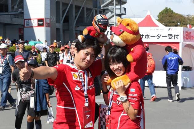 08.10.2017- Kimi Raikkonen (FIN) Scuderia Ferrari SF70H fans Japanese Grand Prix, Suzuka 05 - 08 October 2017 08.10.2017- Kimi Raikkonen (FIN) Scuderia Ferrari SF70H fans 