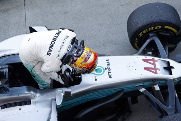 Motorsports: FIA Formula One World Championship WM Weltmeisterschaft 2017, Grand Prix of Japan, parc ferme 44 Lewis Hamilton (GBR, Mercedes AMG Petronas Formula One Team), Suzuka Japan
