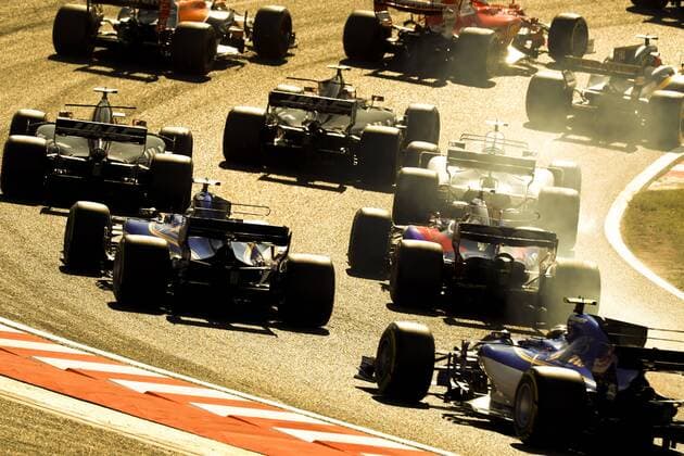 Bilder des Tages - SPORT Motorsports: FIA Formula One World Championship WM Weltmeisterschaft 2017, Grand Prix of Japan, Start Suzuka Japan
