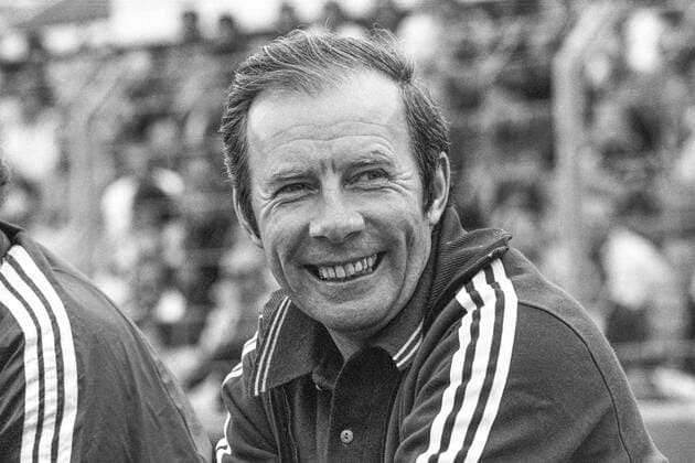 Dietrich Weise, Trainer von Eintracht Frankfurt. Aus Eintracht Braunschweig gegen Eintracht Frankfurt 2-0 am 14.06.1975.