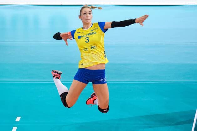 08.10.2017, TUI Arena, Hannover Volleyball, Supercup, SSC Palmberg Schwerin vs. Allianz MTV Stuttgart Angriff Louisa Lippmann ( 3 Schwerin)