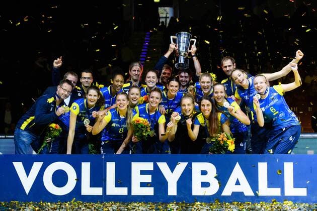 08.10.2017, TUI Arena, Hannover Volleyball, Supercup, Siegerehrung Sieger Gewinner Supercup 2017: SSC Palmberg Schwerin Frauen