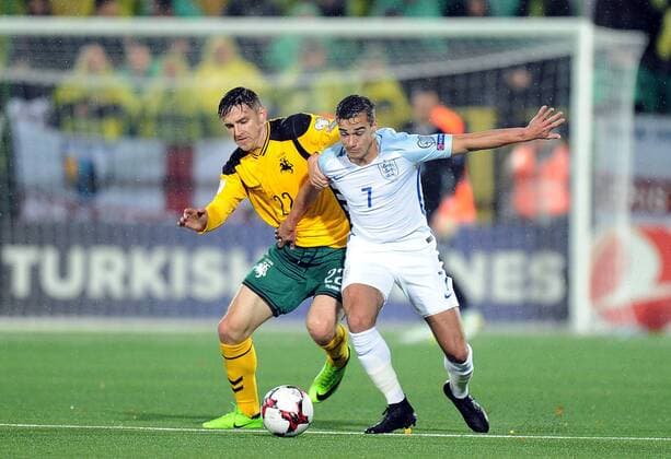 Bilder des Tages - SPORT 2017.10.08 Wilno Vilnius Litwa Lithuania Pilka nozna Kwalifikacje do Mistrzostw Swiata Rosja 2018 Litwa - Anglia N z Fiodor Cernych, Harry Winks Foto Norbert Barczyk PressFocus 2017.10.08 Wilno Vilnius Litwa Lithuania Football European Qualifiers FIFA World Cup WM Weltmeisterschaft Fussball Russia 2018 Lithuania v England Fiodor Cernych, Harry Winks Credit: Norbert Barczyk PressFocus NEWSPIX.PL --- Newspix.pl  20171008NB0035
