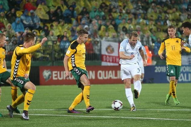 Lithuania v England 2018 FIFA World Cup WM Weltmeisterschaft Fussball Qualifying Harry Kane of England has a shot on goal during the 2018 FIFA World Cup Qualifying match at LFF Stadium, Vilnius Content Not Available For UK Newspapers Copyright: xPaulxChestertonx FIL-10791-0082