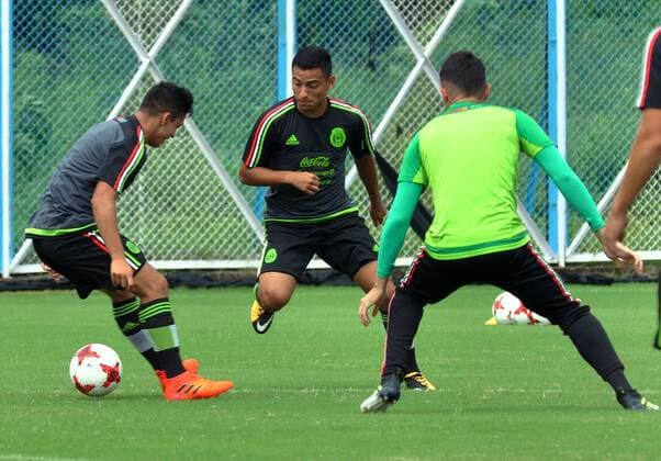 Kolkata: Mexico football team practice session Players of the Mexico football team during a practice session ahead of their second match at FIFA U 17 World Cup India 2017.  SaikatxPaulx xPacificxPress