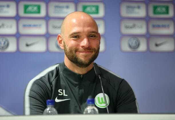 Wolfsburg vs Atletico Madrid, CL Frauen Wolfsburg, Deutschland 10.10.2017, FUßBALL - VfL Wolfsburg vs Atletico Madrid, UEFA Frauen Champions League, Pressekonferenz,Training, Saison 2017-18. Bild zeigt: Cheftrainer Stephan Lerch (VfL Wolfsburg) Wolfsburg