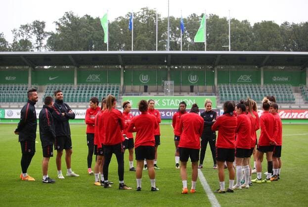 Wolfsburg vs Atletico Madrid, CL Frauen, Vorberichte Wolfsburg, Deutschland 10.10.2017, FUßBALL - VfL Wolfsburg vs Atletico Madrid, UEFA Frauen Champions League, Pressekonferenz, Training, Saison 2017-18. Wolfsburg