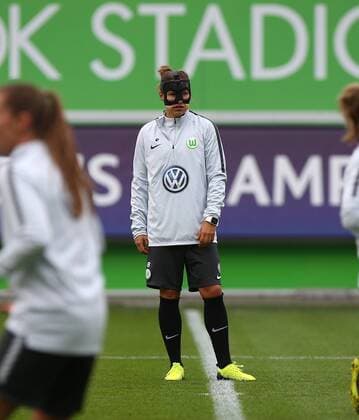 Wolfsburg vs Atletico Madrid, CL Frauen Wolfsburg, Deutschland 10.10.2017, FUßBALL - VfL Wolfsburg vs Atletico Madrid, UEFA Frauen Champions League, Pressekonferenz,Training, Saison 2017-18. Bild zeigt: Babette Peter (VfL Wolfsburg) Wolfsburg