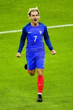 Bilder des Tages - SPORT joie des joueurs de l equipe de France apres le but de Antoine Griezmann France FOOTBALL France vs Bielorussie Qualifications St Denis 10 10 2017 JBAutissier Panoramic 