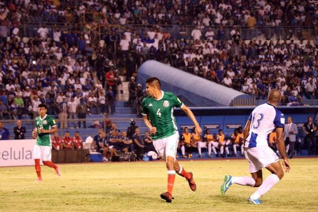 October 10 2017 EUM20171010DEP38 JPG SAN PEDRO SULA Honduras SoccerFutbol Eliminatorias Concacaf Acciones del partido entre Honduras y Mexico en el Estadio Metropolitano de San Pedro Sula el martes 10 de octubre de 2017 correspondiente a la ultima fecha de las eliminatorias de Concacaf rumbo al Mundial de Rusia 2018 Foto Agencia EL UNIVERSALGerardo Velazquez de LeonEVZ Latin News October 10 2017  - ZUMAu78_ 20171010_zaf_u78_095 Copyright: xElxUniversalx