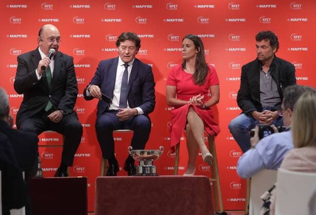 Spanish Tennis Federation s President, Miguel Diaz (L), and Spanish Secretary of State for Sports, Jose Ramon Lete (2-L), present former tennis players Sergi Bruguera (R) as new Spanish team s captain for Davis Cup and Anabel Medina (2-R) as new Fed Cup s Spanish team captain during a press conference PK Pressekonferenz held in Madrid, Spain, 11 October 2017. Bruguera and Medina replaces Conchita Martinez (unseen) who was captain of both teams. PRESENTATION OF NEW CAPTAINS OF SPANISH TEAMS FOR DAVIS CUP AND FED CUP !ACHTUNG: NUR REDAKTIONELLE NUTZUNG!  Copyright: xZIPIx GR3008 20171011-636433296180545482