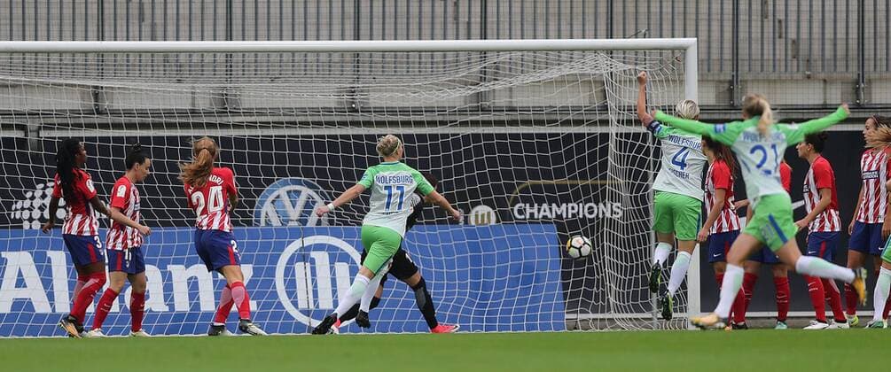 Alexandra Popp (VfL Wolfsburg) erzielt hier das 1-0