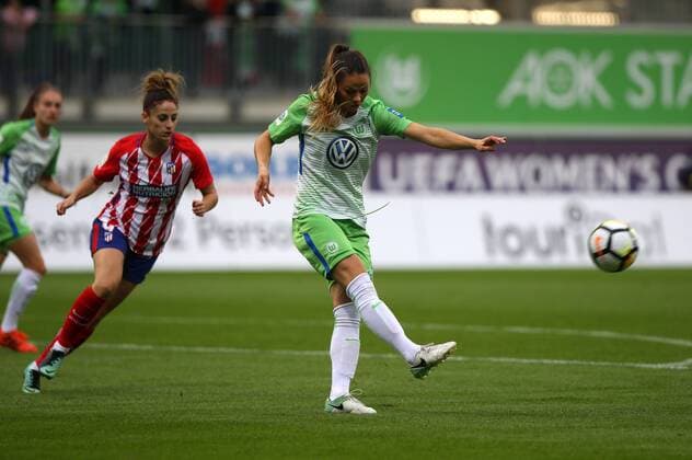 Wolfsburg vs Atletico Madrid, CL Frauen Wolfsburg, Deutschland 11.10.2017, FUßBALL - VfL Wolfsburg vs Atletico Madrid, 1 32 Finale, UEFA Frauen Champions League, Saison 2017-18. Bild zeigt:Sara Björk Gunnarsdottir (VfL Wolfsburg) Wolfsburg