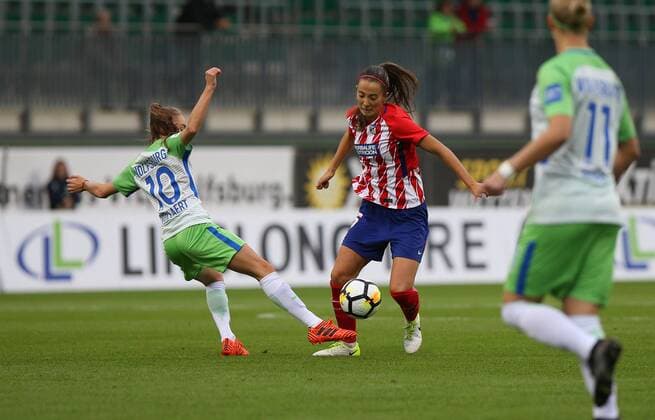Wolfsburg vs Atletico Madrid, CL Frauen Wolfsburg, Deutschland 11.10.2017, FUßBALL - VfL Wolfsburg vs Atletico Madrid, 1 32 Finale, UEFA Frauen Champions League, Saison 2017-18. Bild zeigt:Tessa Wullaert (VfL Wolfsburg) Wolfsburg