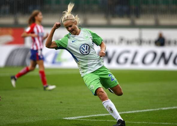 Wolfsburg vs Atletico Madrid, CL Frauen Wolfsburg, Deutschland 11.10.2017, FUßBALL - VfL Wolfsburg vs Atletico Madrid, 1 32 Finale, UEFA Frauen Champions League, Saison 2017-18. Bild zeigt: Pernille Harder (VfL Wolfsburg) jubelt nach ihrem Tor zum 5:0 Wolfsburg