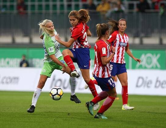 Wolfsburg vs Atletico Madrid, CL Frauen Wolfsburg, Deutschland 11.10.2017, FUßBALL - VfL Wolfsburg vs Atletico Madrid, 1 32 Finale, UEFA Frauen Champions League, Saison 2017-18. Bild zeigt: Pernille Harder (VfL Wolfsburg) Wolfsburg