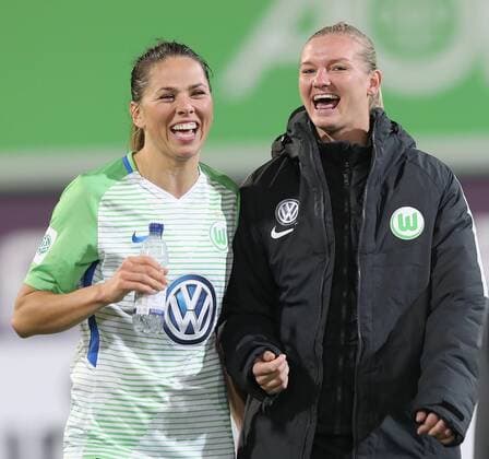 Sara Bjoerk Gunnarsdottir (VfL Wolfsburg), Alexandra Popp (VfL Wolfsburg)