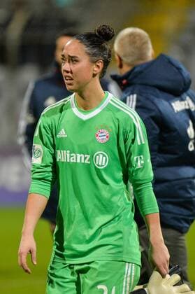 Manuela Zinsberger (Torwart FC Bayern Muenchen, Manu Zinsberger) enttäuscht, frustriert, weinend München (Munich), Deutschland (Germany), 11.10.2017, Fussball, UEFA Women s Champions League, FC Bayern München - FC Chelsea,
