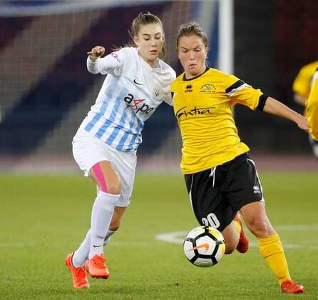 11.10.2017 Letzigrund Stadion Zürich , SCHWEIZ , Saison 2017 2018 UEFA Women Champions League 1 16 Final FC Zürich - Gintra Universitetas Seraina Piubel (li,FC Zürich) gegen Jelena Cubrilo (Gintra)