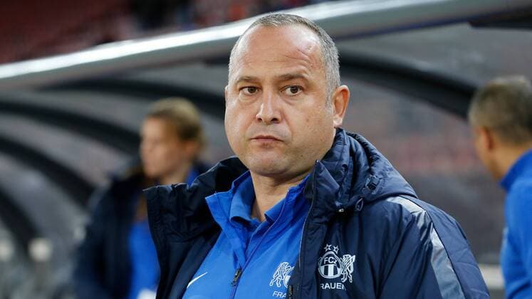 11.10.2017 Letzigrund Stadion Zürich , SCHWEIZ , Saison 2017 2018 UEFA Women Champions League 1 16 Final FC Zürich - Gintra Universitetas Trainer Luca Fiorina (FC Zürich)
