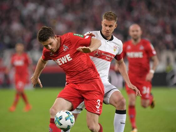 13.10.2017, Fussball 1.Liga 2017 2018, 8.Spieltag, VfB Stuttgart - 1.FC Köln, in der Mercedes-Benz-Arena Stuttgart. v.li: Dominique Heintz (Köln) gegen Simon Terodde (Stuttgart).