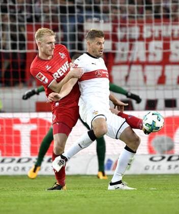 Zweikampf, Aktion Frederik Sörensen 1. FC Köln gegen Simon Terodde VfB Stuttgart VfB Stuttgart vs 1. FC Köln Koeln 13.10.2017 VfB Stuttgart vs 1. FC Köln Koeln