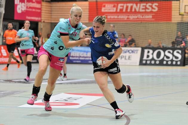 Laura Rueffieux (HSG Blomberg-Lippe 3) gegen Shenia Minevskaja (TusSis Metzingen 13) Handball,Women,EHF-Cup,Round 2 Spiel,14.10.2017, Foto:TBaur Eibner Metzingen Copyright: xBaurT Eibner-Pressefotox EP_ToBa