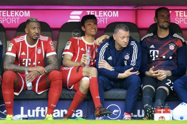 14.10.2017, Fussball 1.Liga 2017 2018, 8.Spieltag, FC Bayern München - SC Freiburg, in der Allianz Arena München. v.li: Jerome Boateng (FC Bayern München), Thomas Müller (FC Bayern München), Gianni Bianchi