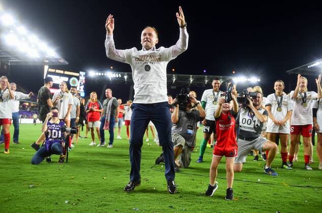 October 14, 2017 - Orlando, Florida, United States - Orlando, FL - Saturday October 14, 2017: Mark Parsons and the Portland Thorns FC celebrate their National Women s Soccer League (NWSL) Championship win by defeating North Caroline Courage 1-0 during the NWSL Championship match between the North Carolina Courage and the Portland Thorns FC at Orlando City Stadium. Mark Parsons and the Portland Thorns FC celebrate their National Women s Soccer League (NWSL) Championship win by defeating North Caroline Courage 1-0 - ZUMAt139 20171014_zaa_t139_126 Copyright: xBradxSmithx