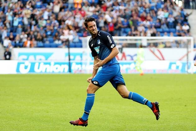 14.10.2017, xtvx, Fussball 1. Bundesliga, TSG 1899 Hoffenheim - FC Augsburg, emspor, v.l. Goal scored, Tor zum 2:1 Mark-Alexander Uth (TSG 1899 Hoffenheim) Torjubel, Goal celebration, celebrate the goal, celebrates scoring Sinsheim