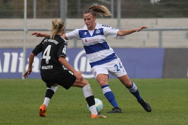 v.li.: Kathrin Julia Hendrich (Kathy Hendrich, Frankfurt, 4), Virginia Kirchberger (MSV, 24), Aktion, Action, Spielszene, Fussball, Allianz Frauen-Bundesliga, 1. FFC Frankfurt - MSV Duisburg,