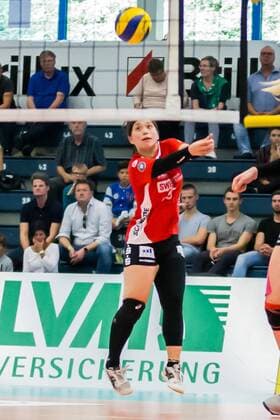 An Saita (Schwarz-Weiß Erfurt, 10, Libero) bei der Ballannahme; Aktion, action, Volleyball, 1. Bundesliga Frauen, USC Münster - Schwarz-Weiß Erfurt,