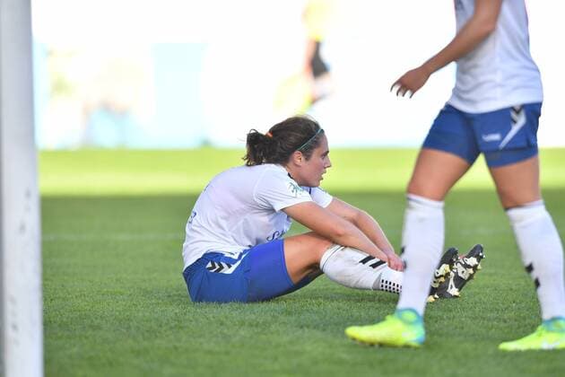 Shannon Woeller (FF USV Jena) (4) nach 6:0 am Boden, Fussball, Allianz Frauen-Bundesliga, SGS Essen - USV Jena,