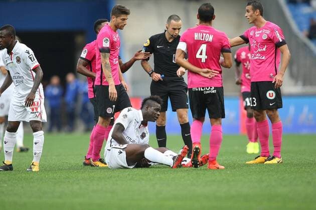 faute sur Mario BALOTELLI nice FOOTBALL Montpellier vs Nice Ligue 1 15 10 2017 RichardGosselin Panoramic 