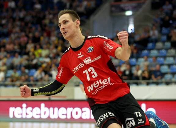 Bietigheim, Handball 2. Bundesliga SG BBM Bietigheim vs. HSG Nordhorn-Lingen:Martin Marcec (BBM) jubelt