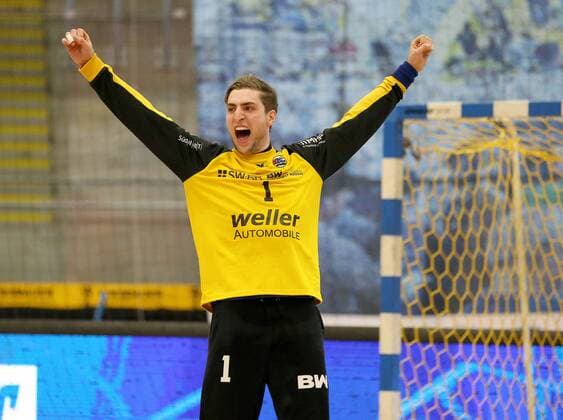 Bietigheim, Handball 2. Bundesliga SG BBM Bietigheim vs. HSG Nordhorn-Lingen:Domenico Ebner (BBM) jubelt