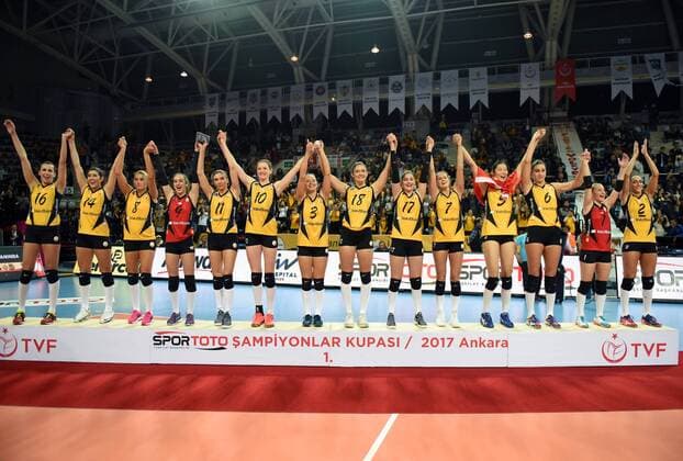(171016) -- ANKARA, Oct. 16, 2017 -- Vakifbank players pose for photo after the Turkish Women Volleyball Super Cup match between Vakifbank and Fenerbahce in Ankara, Turkey, on Oct. 15, 2017. Vakifbank won 3-0. ) (SP)TURKEY-ANKARA-VOLLEYBALL-TURKISH SUPER CUP-VAKIFBANK VS FENERBAHCE HexCanling 