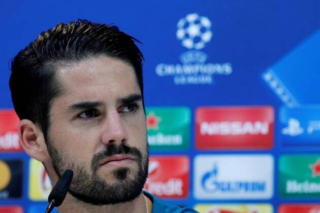 Bilder des Tages - SPORT Real Madrid s player Francisco Alarcon Isco offers a press conference PK Pressekonferenz after the team s training session at Valdebebas facilities in Madrid, Spain, 16 October 2017. Real Madrid will face Tottenham Hotspur FC in a Champions League match on 17 October 2017. Real Madrid training session !ACHTUNG: NUR REDAKTIONELLE NUTZUNG!  Copyright: xVíctorxLerenax GRAF348 20171016-636437641105485648