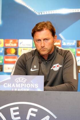 RB Leipzig - PK Champions League Leipzig, 16.10.2017, Red Bull Arena, Fussball, UEFA Champions League, Gruppe G, 3.Spieltag, Pressekonferenz am Vortag des Spiels , RB Leipzig vs. FC Porto , Im Bild: Trainer Ralph Hasenhüttl Hasenhuettl (RB Leipzig) ,