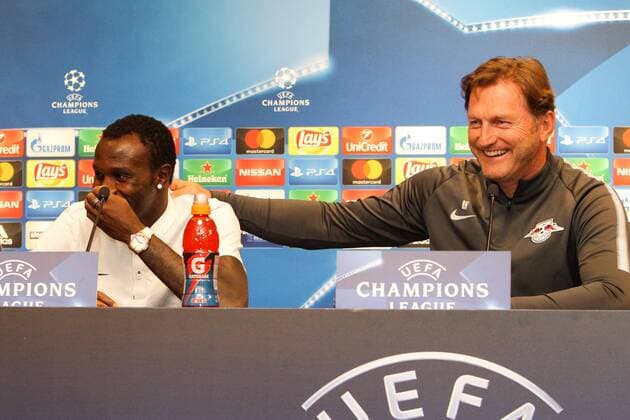 Bilder des Tages - SPORT RB Leipzig - PK Champions League Leipzig, 16.10.2017, Red Bull Arena, Fussball, UEFA Champions League, Gruppe G, 3.Spieltag, Pressekonferenz am Vortag des Spiels , RB Leipzig vs. FC Porto , Im Bild v.l.: Bruma, Spieler RB Leipzig und Trainer Ralph Hasenhüttl Hasenhuettl. ,
