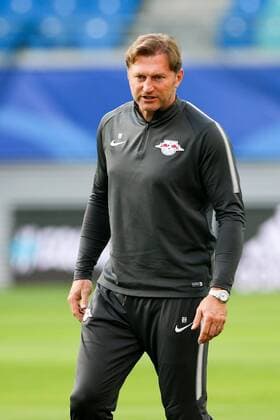 RB Leipzig - Training Champions League Leipzig, 16.10.2017, Red Bull Arena, Fussball, UEFA Champions League, Gruppe G, 3.Spieltag, Training am Vortag des Spiels , RB Leipzig vs. FC Porto , RB Leipzig Training. Im Bild: Trainer Ralph Hasenhüttl Hasenhuettl