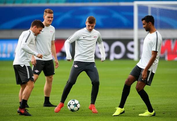 Bilder des Tages - SPORT RB Leipzig - Training Champions League Leipzig, 16.10.2017, Red Bull Arena, Fussball, UEFA Champions League, Gruppe G, 3.Spieltag, Training am Vortag des Spiels , RB Leipzig vs. FC Porto , RB Leipzig Training. Im Bild v.l.: Dominik Kaiser, Marcel Halstenberg, Timo Werner und Marvin Compper