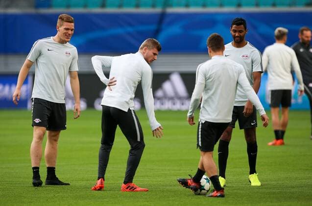 RB Leipzig - Training Champions League Leipzig, 16.10.2017, Red Bull Arena, Fussball, UEFA Champions League, Gruppe G, 3.Spieltag, Training am Vortag des Spiels , RB Leipzig vs. FC Porto , RB Leipzig Training. Im Bild v.l.: Marcel Halstenberg, Timo Werner, Dominik Kaiser und Marvin Compper