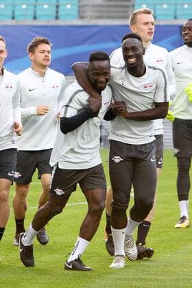 RB Leipzig - Training Champions League Leipzig, 16.10.2017, Red Bull Arena, Fussball, UEFA Champions League, Gruppe G, 3.Spieltag, Training am Vortag des Spiels , RB Leipzig vs. FC Porto , RB Leipzig Training. Im Bild v.l.: Naby Keita und Jean-Kevin Augustin